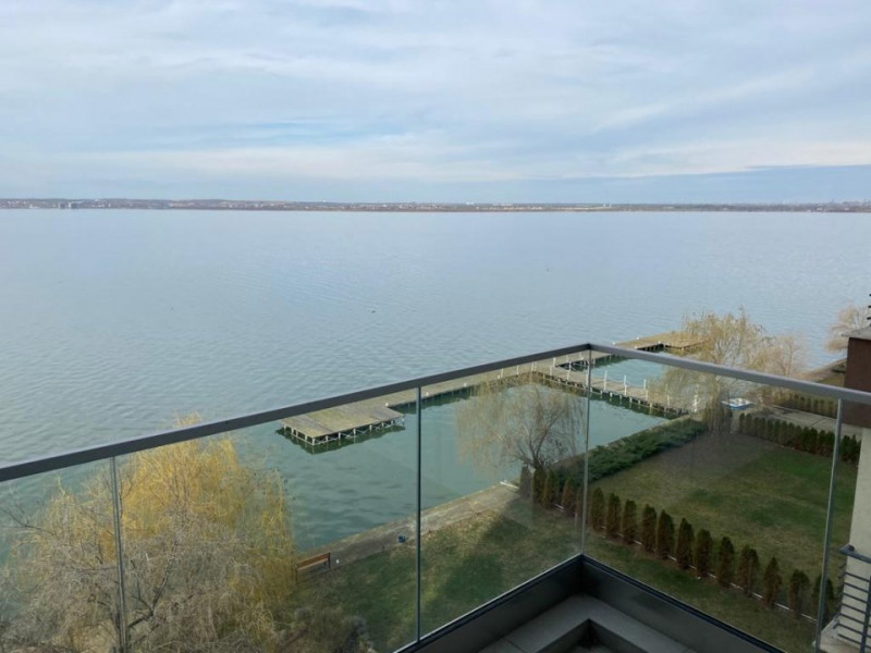 Exclusivitate Apartament cu vedere lac si mare spatiu terasa 45 mp.