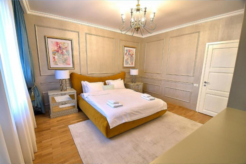 Capitol Apartament spațios decorat cu rafinament 